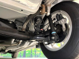 お車を安心してお乗りいただく為には、足回りの定期点検が欠かせません。サービスサポート(有償保証)では無料点検もご提供しており、安心のカーライフをお過ごしいただけるサポート体制が整っています。