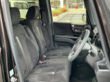 軽自動車とは思えない車内空間の広さです!是非一度ご体感ください☆