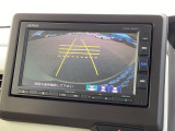 バックモニター付きで、車庫入れやバック時の後方確認をサポート。
