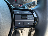 Hondaセンシングの機能のひとつ、アダプティブクルーズコントロール付!アクセルから足を離しても設定したスピードと前車との車間を保ち走行してくれます!車線維持もアシスト☆高速道路で疲労軽減ですね☆