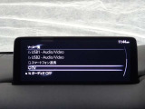 スマートフォン連携や2系統のUSB入力、TV機能など充実のエンターテインメントソースを搭載!手元で直感的に切り替えられ、お好みの音楽や動画と共に毎日のドライブをより楽しく快適に演出してくれます。