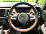 【純正革巻きステアリング】上質な革を使用することで、手にしっかり馴染みとても運転しやすいハンドルです♪