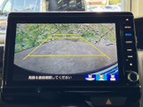 駐車時の安全性を高めるバックモニター。ガイドライン表示で、狭い場所でもスムーズな駐車をサポートします。運転に自信がない方にもおすすめです。