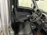 今お乗りのお車の価値が気になる方は、お気軽にお声がけください。査定士の資格を持ったスタッフが、丁寧に査定いたします