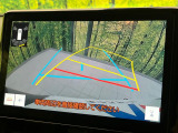 【バックカメラ】駐車時に後方がリアルタイム映像で確認できます。大型商業施設や立体駐車場での駐車時や、夜間のバック時に大活躍!運転スキルに関わらず、今や必須となった装備のひとつです!