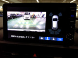 バックカメラの画像です。ガイドラインがスムースな車庫入れをサポートいたします。車庫入れの安心感がアップしますね。