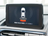 障害物への接近を音で知らせるクリアランスソナーを備えています。バックカメラの取り付けについてはスタッフにお問い合わせください。