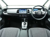◆視界広々で非常に運転しやすくロングドライブでも疲れを感じさせないすっきりとまとまったインパネ周りです。