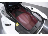 4.0L V型8気筒DOHCツインターボ、620ps/64.2kgm、全長&times;全幅&times;全高mm 4683&times;2045&times;1213mm、車両重量 1530kg