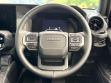 インテリアに合わせたデザインのステアリングは、運転される方のことも考え、運転しやすい形状、大きさです。是非一度、実際に触ってお確かめください。