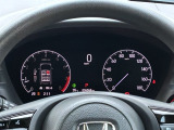 マルチインフォメーションディスプレイです。燃費や走行距離が分かり、半ドアなど車に異常がある際に警告してくれます。