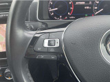 「ACC(アダプティブクルーズコントロール)」による前走車との車間距離を保った自動加減速が働きます。