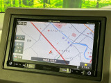 【ナビゲーション】目的地までしっかり案内してくれる使いやすいナビ。Bluetooth接続すればお持ちのスマホやMP3プレイヤーの音楽を再生可能!毎日の運転がさらに楽しくなります!!