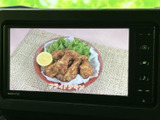 高画質で鮮やかな映像が楽しめます。移動時間を有効活用できる便利な機能です。休憩時にお気に入りの動画でリラックスできます。