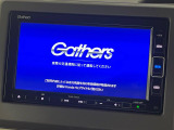 【純正ナビ】人気の純正ナビを装備しております。ナビの使いやすさはもちろん、オーディオ機能も充実!キャンプや旅行はもちろん、通勤や買い物など普段のドライブも楽しくなるはず♪