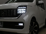 【LEDヘッドライト】悪天候や夜間走行時も良好な視界を確保し安心して運転できる高輝度LEDヘッドライトを装備!点灯速度が早く、消費電力も抑えられています!!