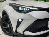 【三眼LEDヘッドライト】スタイリッシュな見た目の三眼LEDヘッドライトを装備♪スタイルだけでなく、夜間の走行も視界良好で安心してお乗りいただけます。