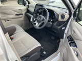 クッション性能が高く、程よく体をホールドしてくれるフロントシートなので、ゆったりとした運転を楽しんで頂けます。