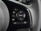 ◆アダプティブクルーズコントロール◆予め設定した車速内でクルマが自動的に加減速。前走車との適切な車間距離を維持しながら追従走行します。【LKAS】車線維持支援システムでステアリング操作を支援。