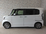 オプションになりますが、ボディーコーティングもご用意しております。新車の輝きに近づき、洗車などのお手入れも楽になりますよ。