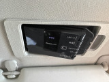 ETC車載機は専用ボックスにてバイザー裏に隠れて装着されております。トップシーリング(天井)の状態もご覧ください。きれいな状態となっております