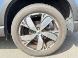 【純正ホイール】純正設計ならではの美しいデザインと精密な仕上げで、車両全体のスタイリングを引き立てます。