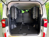 普段のお買い物や通勤、送迎等に十分な荷室スペースを確保しております。セカンドシートを倒すと、大きな荷物の積載も可能です♪