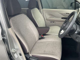 長時間の運転でも疲れにくいシートです。