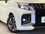 【LEDヘッドライト】悪天候や夜間走行時も良好な視界を確保し安心して運転できる高輝度LEDヘッドライトを装備!点灯速度が早く、消費電力も抑えられています。