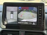 駐停車には便利なアラウンドビューモニター搭載。サイドモニターの切り替えも可能です。