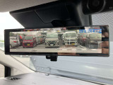 【インテリジェントルームミラー】はリアカメラが車両後方を映し出すので、いつでもクリアな後方視界を確保!夜間や悪天候の運転でも安心です♪