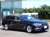 BMW在庫保有台数常時100台以上!ご来店の際はBMW本店(厚木市下荻野140-1)にご来店ください!弊社自慢の全天候型ショールーム!BMW在庫保有台数常時100台以上ございます!