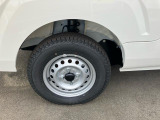 安全・安心な走行のために、納車前にダイハツのクルマを知り尽くしたエキスパートが基本性能に関わる機能や状態を徹底的に点検。消耗部品の交換など法定12ヶ月点検相当の点検・整備を実施しております