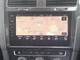 スマートフォン用アプリ[Apple CarPlay][Android Auto]対応の純正ナビ Discover Pro を装備、ラジオのほか、USB、Bluetoothハンズフリー通話にも対応。