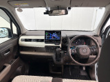 見通しの良い運転席回りとなっておりますので安心して運転をして頂けます!窓が大きいので明るく開放的な室内です