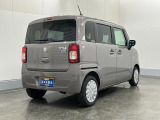 後席を前後にスライドできるので、荷室を広げたり足元をゆったり確保したり、シーンに合わせた使い方が可能
