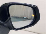 ウインカーミラーにはBSM(ブラインドスポットモニター)を搭載。隣を走る車両が死角に入るとLEDインジケーターを点灯。また、ウィンカーを出すとインジケーターも光って点滅!注意を促してくれます