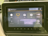 CDやラジオはもちろん、Bluetooth接続でスマホの音楽も楽しめます。多様なメディアに対応し、快適なドライブを演出します。