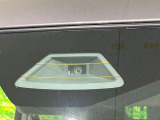 【スズキ セーフティサポート】走行中に前方の車両等を認識し、衝突しそうな時は警報とブレーキで衝突回避と被害軽減をアシスト。より安全にドライブをお楽しみいただけます。