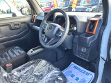 【保険】自動車保険のスペシャリストがお客様の立場になってお客様に最適な自動車保険のご提案や万が一の時の事故対応にあたりますので、ご安心ください。