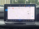 12.9インチディスプレイによるスマートフォン用アプリ[Apple CarPlay][Android Auto]対応の純正インフォテイメントシステム「Discover」を装備、ナビ、ラジオのほか、US