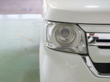 LEDヘッドライトは、点灯の瞬間から光量を発揮し、突然暗くなるトンネルなどでの安定感を高めます。