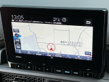 ホンダ純正9インチインターナビは画面が大きくて見やすいですよ〜(^^♪フルセグ対応でCD録音やDVD、Bluetoothにも対応してますよ(^^)/