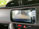駐車時の安全性を高めるバックモニターを搭載。狭い場所でもスムーズな駐車をサポートし、運転に自信を持たせてくれます。後方確認が容易になりました。