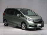『ACC(車両追随機能)』で、予め設定した速度内で自動でスピードを調整。高速道路などの運転の時には、常に一定の車間距離を保つことができ、安全な運転と快適なドライブをサポートしてくれます。