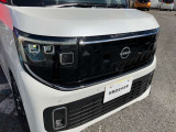 LEDヘッドライト装備。暗い道や、天候の悪い日でも視界良く運転できます。