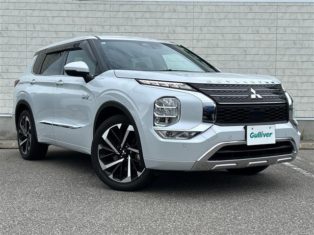 アウトランダー PHEV 2.4 P 4WD 本革シート