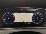 運転中も見やすいメーター内ナビ表示をご確認ください。