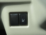 寒い冬に欲しくなる装備であるシートヒーターが運転席に装備されています。