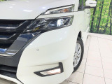 【LEDヘッドライト】悪天候や夜間走行時も良好な視界を確保し安心して運転できる高輝度LEDヘッドライトを装備!点灯速度が早く、消費電力も抑えられています。